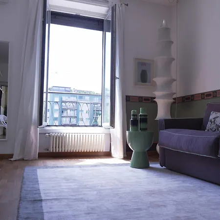 Porta Garibaldi Apartment *